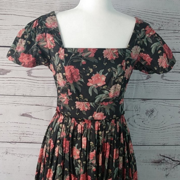 Antonio Melani Bowie Decadent Blooms Floral Dress - Picture 6 of 8